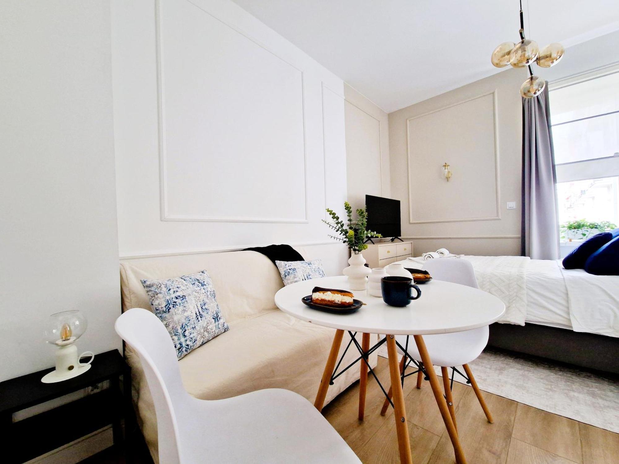 J&W Apartments Grojecka Glam Flat Warschau Exterior foto